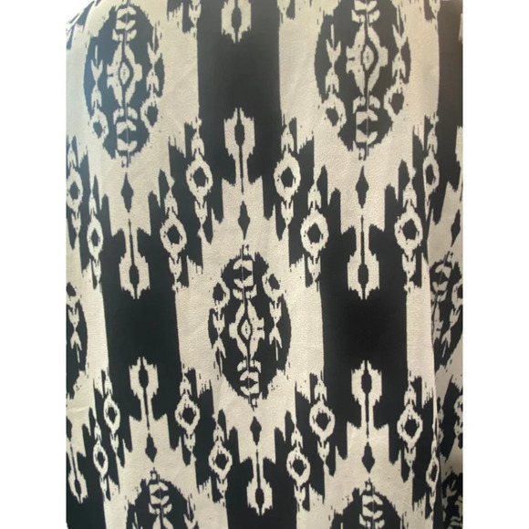 Studio Y Black and White Open Front Cardigan with Fringe - Picture 7 of 7